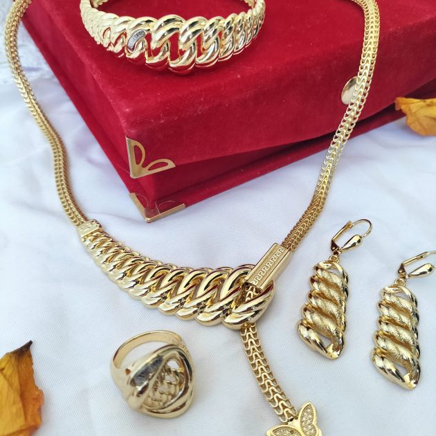 طقم "رويال أنكر" الفخم 🔥