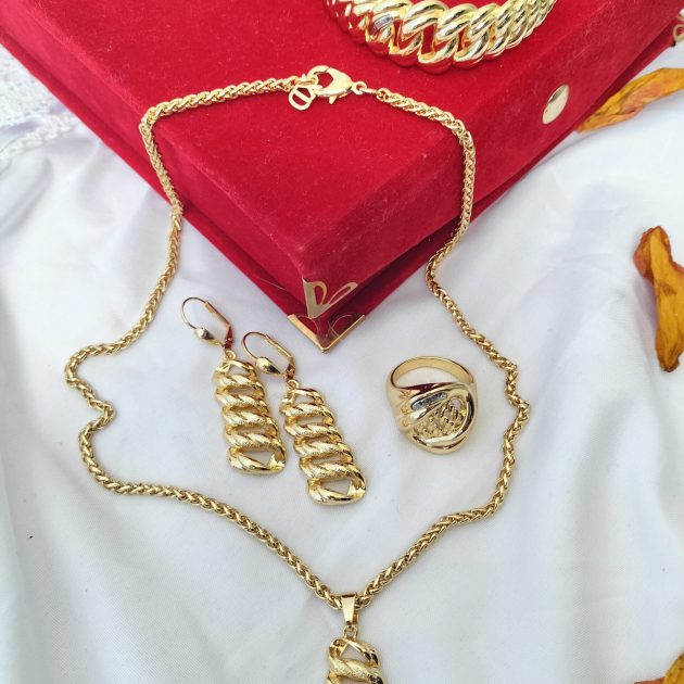 طقم "Graziella Gold 🪙"