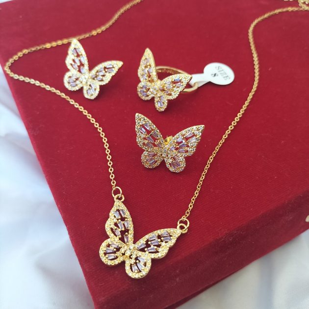 "بارير الفراشة… لمسة خفيفة، فخامة ثقيلة!"